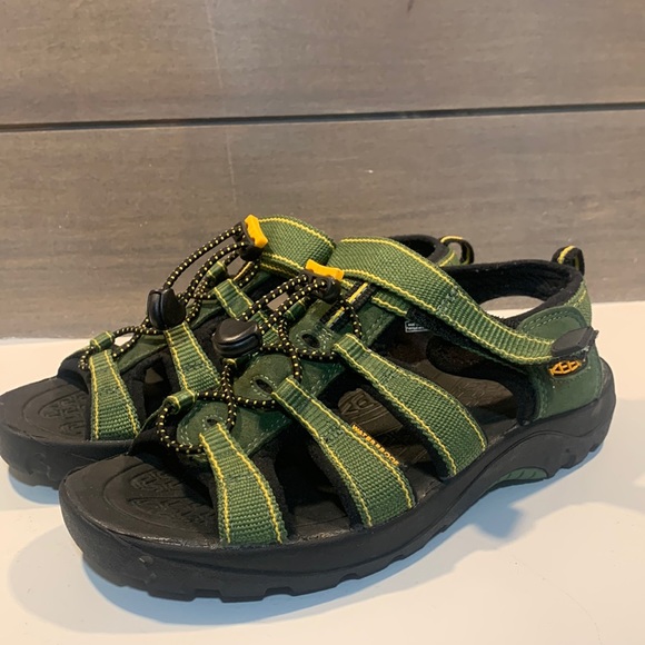 Keen Other - Keen Youth Boys Sandal Black & Green Size 4